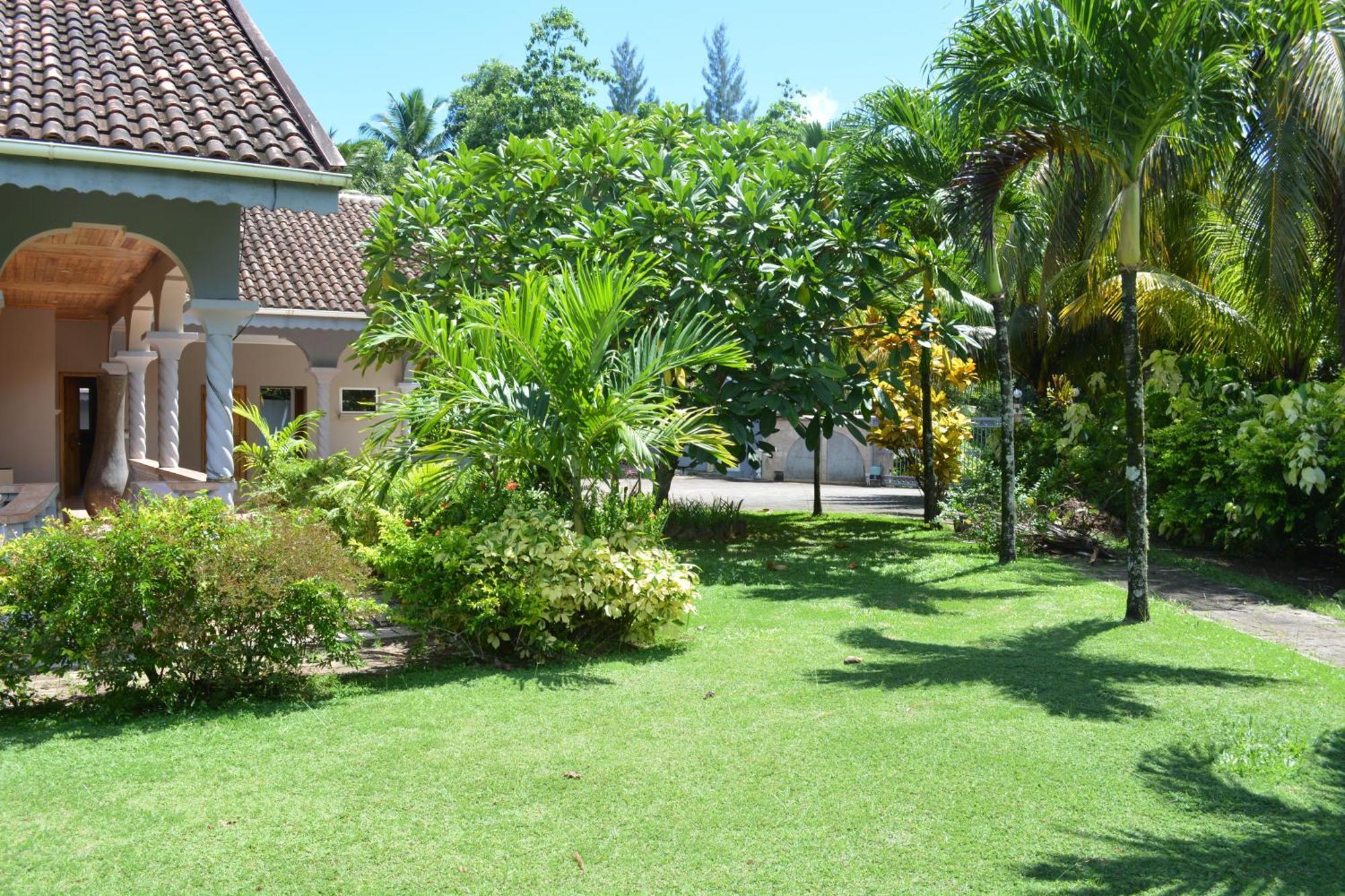 Bayview Villa -Sea Side Villa Anse Boileau Exterior foto