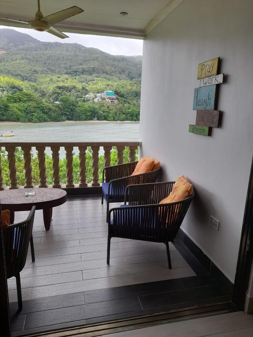 Bayview Villa -Sea Side Villa Anse Boileau Exterior foto